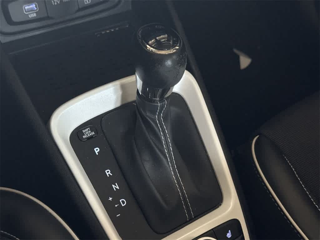2023 Hyundai Venue Limited 21