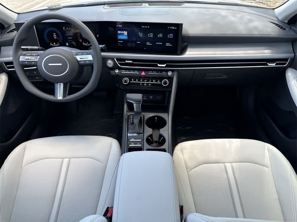 2025 Hyundai Sonata SE 24