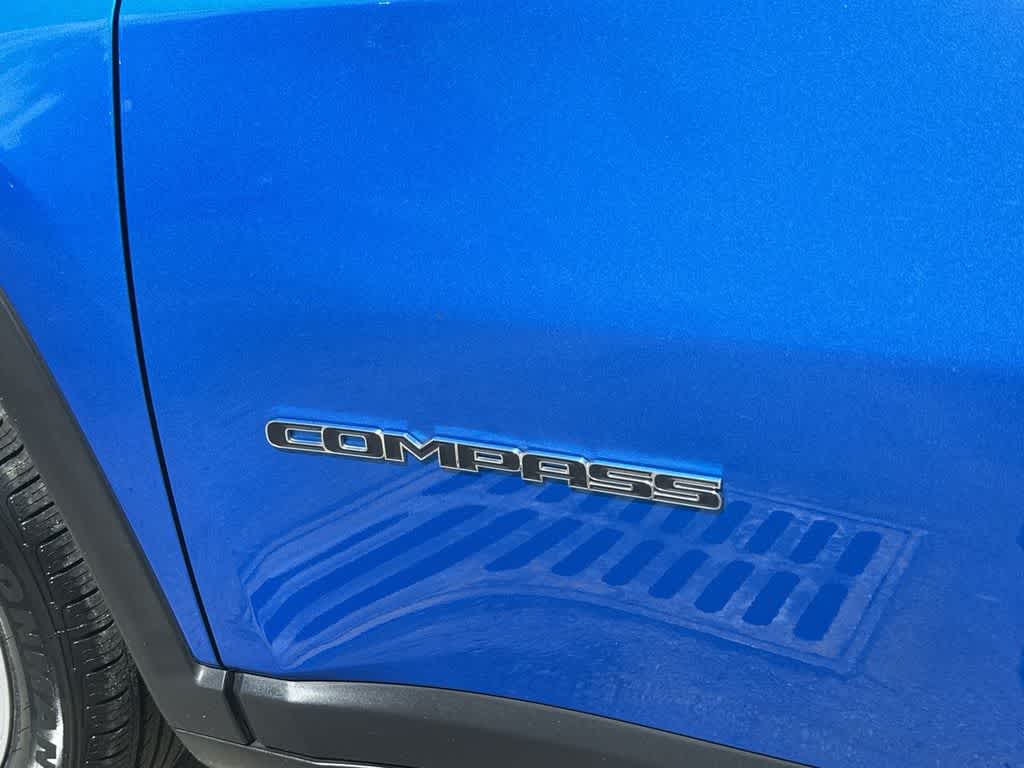 Thumbnail: 2022 Jeep Compass - 10