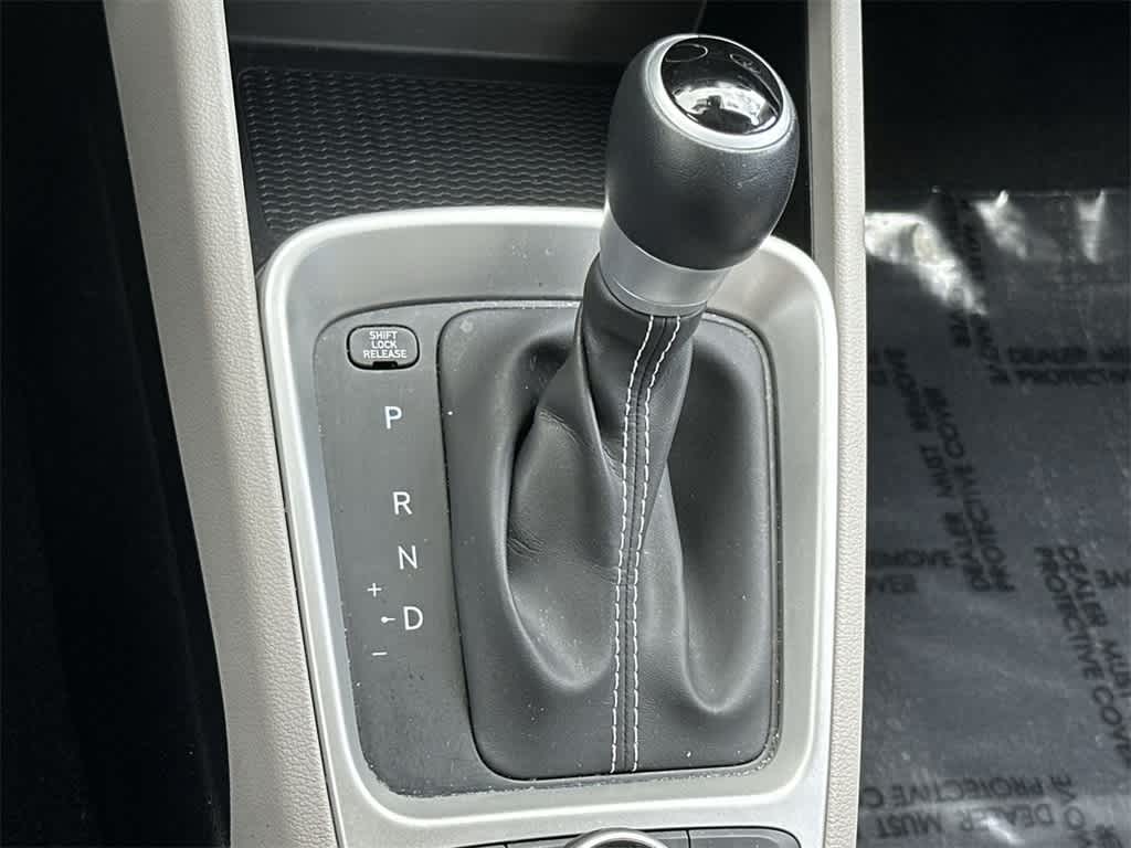 Thumbnail: 2023 Hyundai Venue - 21