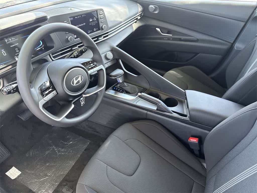 Thumbnail: 2025 Hyundai Elantra - 13