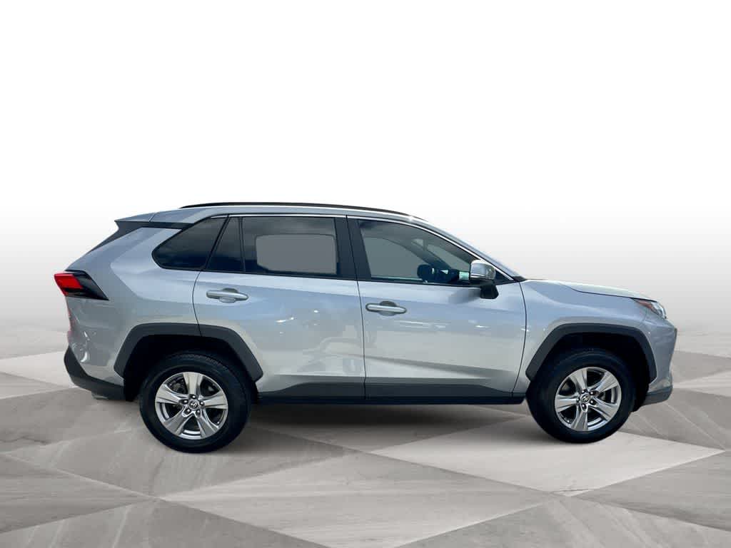 Thumbnail: 2022 Toyota RAV4 - 9