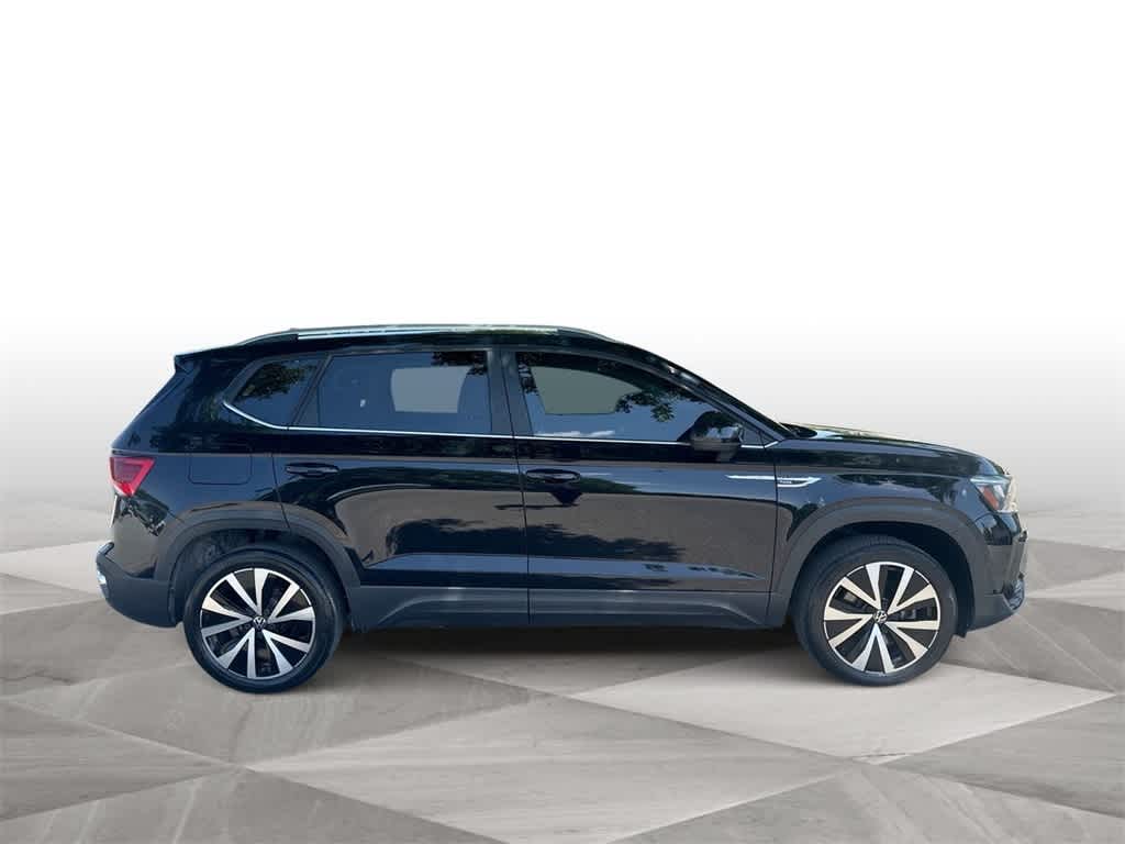 Thumbnail: 2022 Volkswagen Taos - 9
