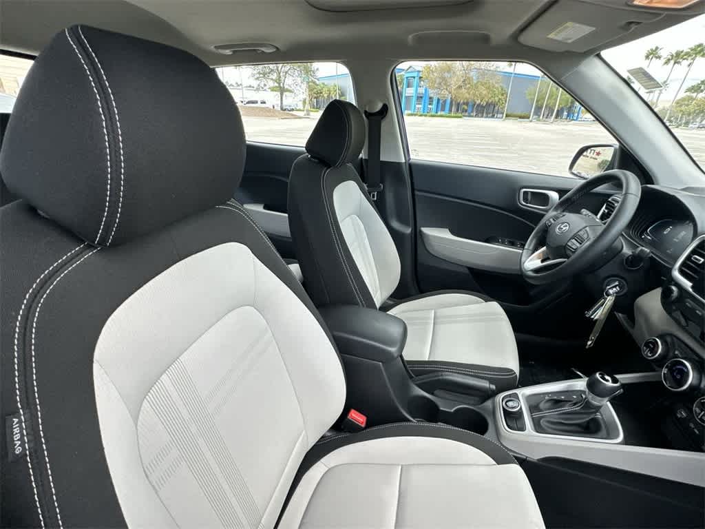 Thumbnail: 2023 Hyundai Venue - 27