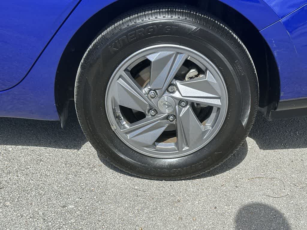 Thumbnail: 2024 Hyundai Elantra - 11