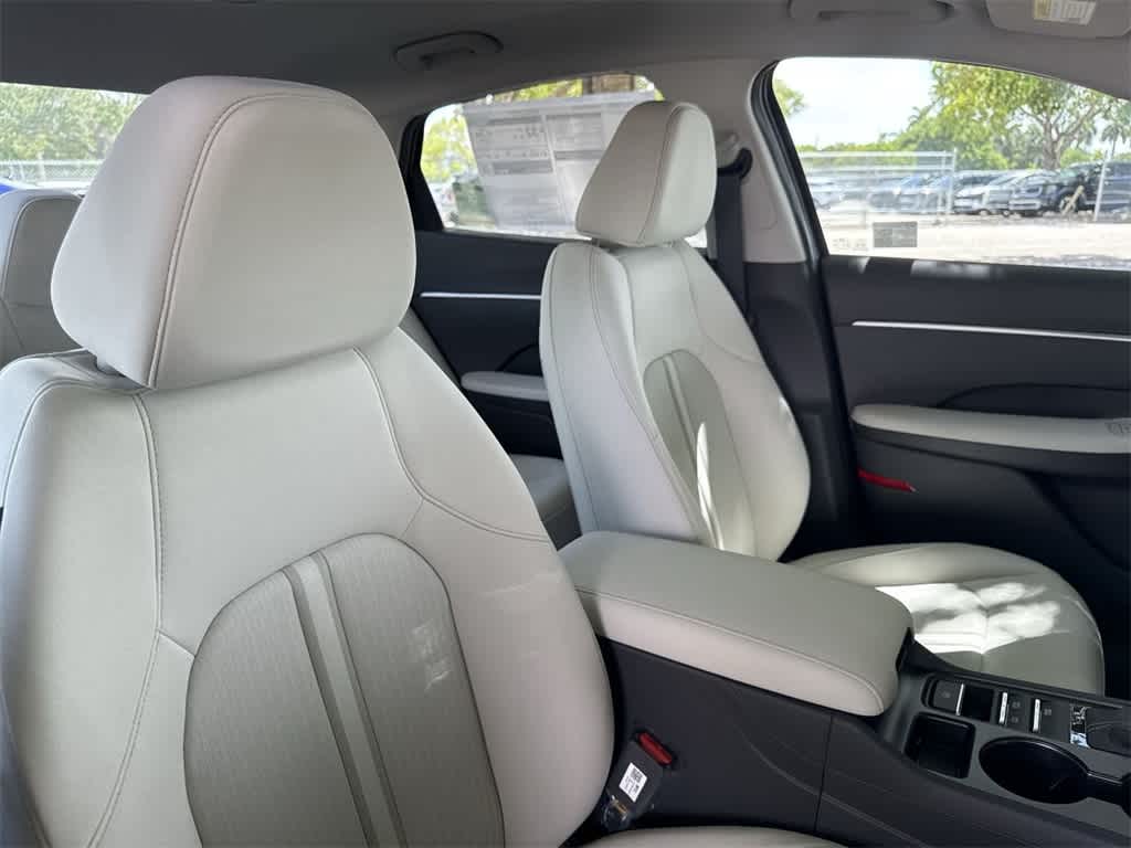 2025 Hyundai Sonata SE 27