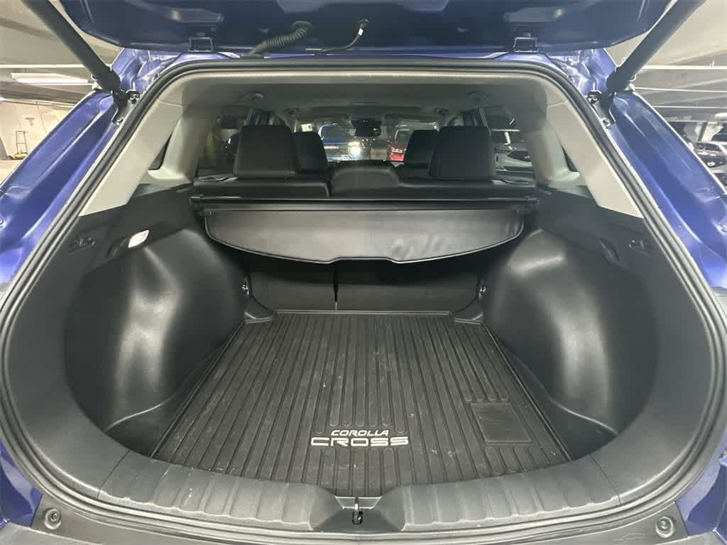 Thumbnail: 2023 Toyota Corolla Cross - 25
