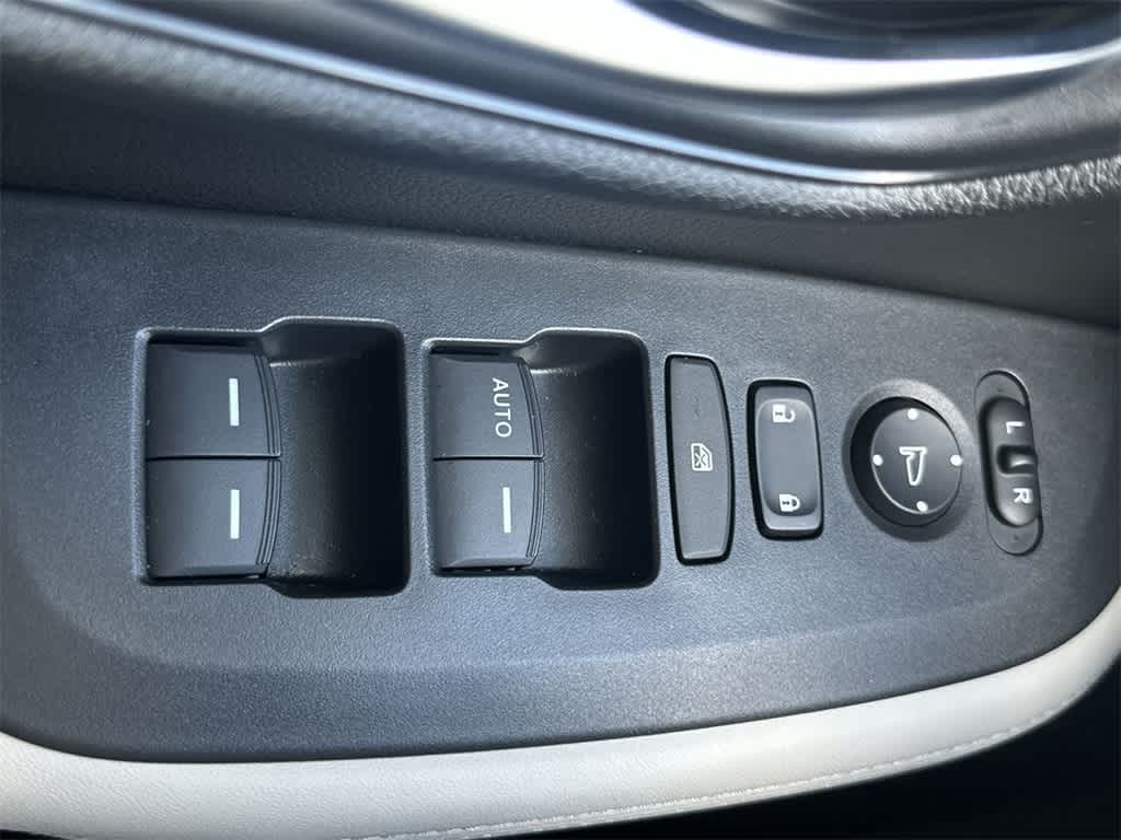 Thumbnail: 2023 Honda HR-V - 17