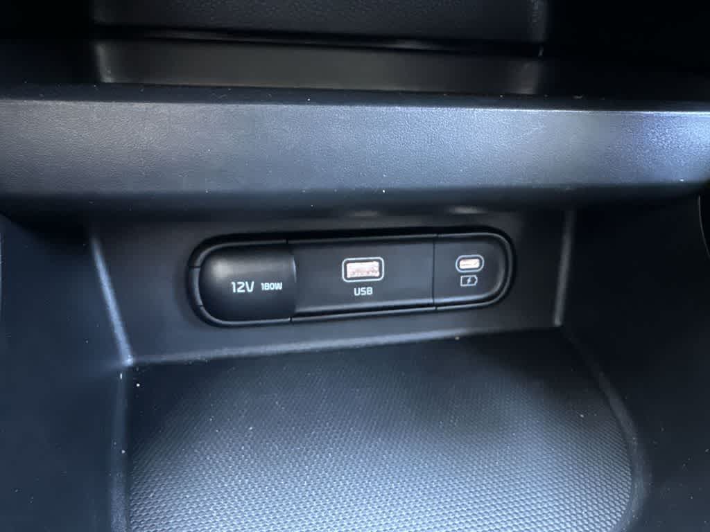 Thumbnail: 2024 Kia Seltos - 17