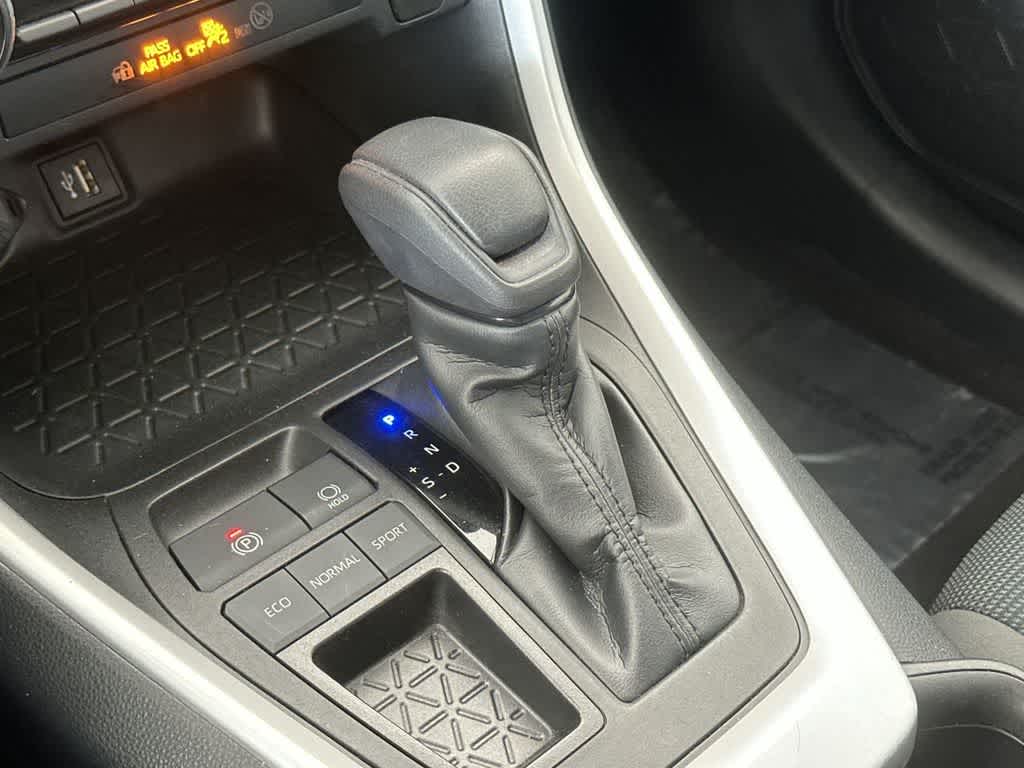 Thumbnail: 2023 Toyota RAV4 - 21