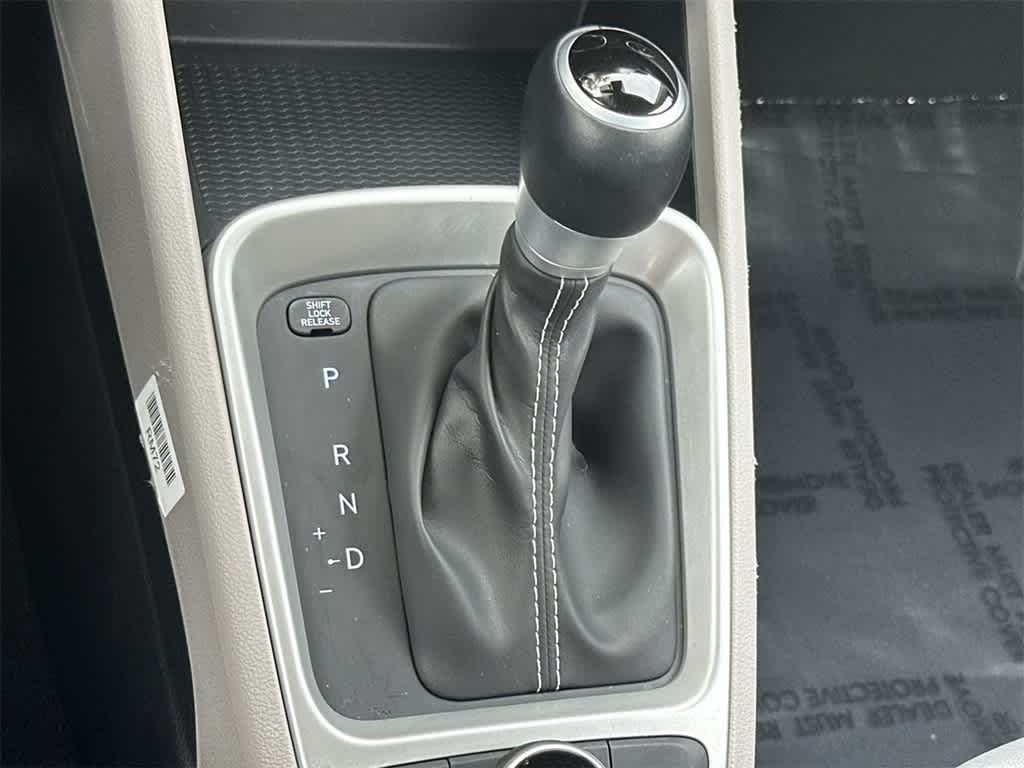 Thumbnail: 2025 Hyundai Venue - 21