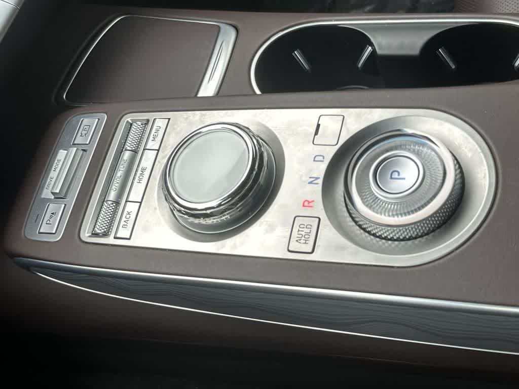 Thumbnail: 2023 Genesis GV70 - 21