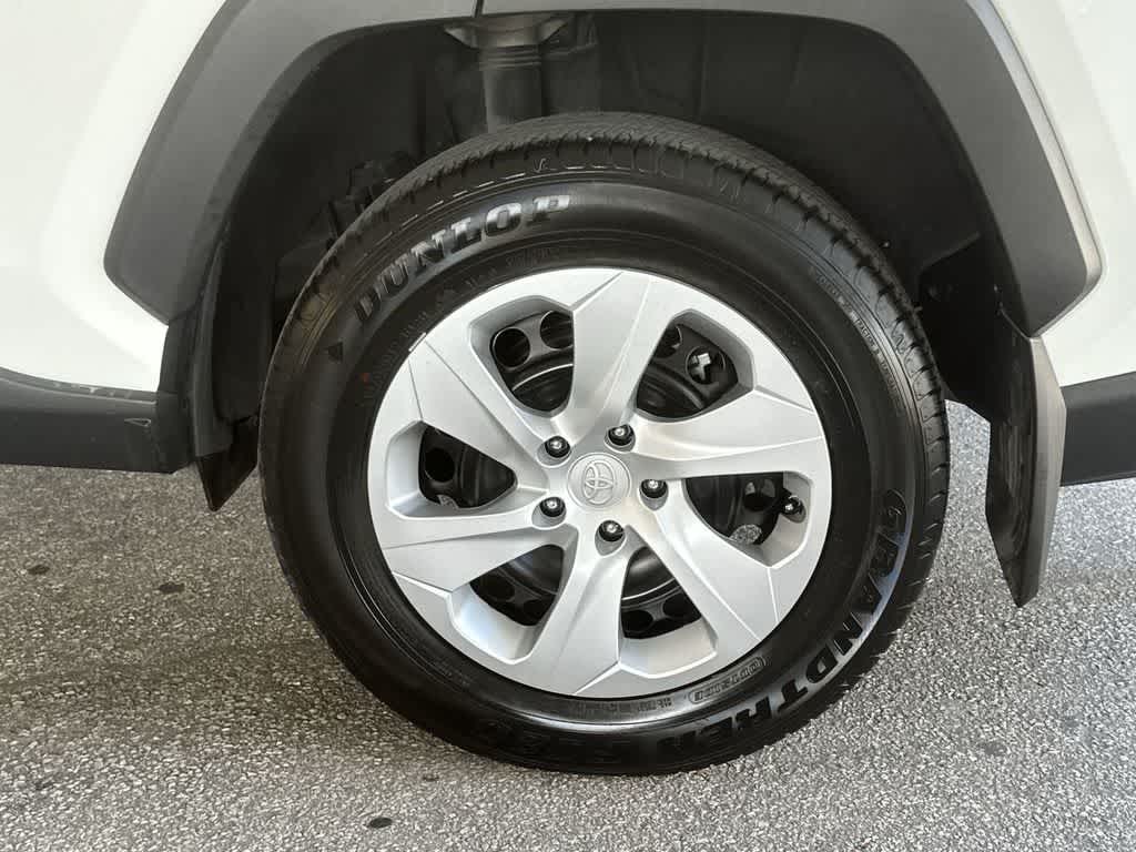 Thumbnail: 2024 Toyota RAV4 - 11