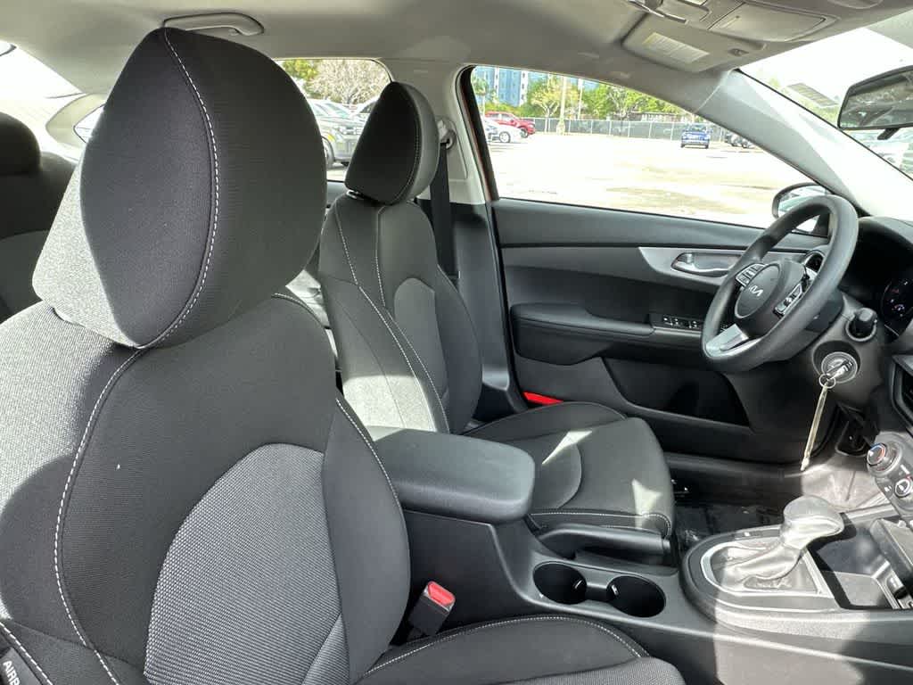 Thumbnail: 2023 Kia Forte - 27