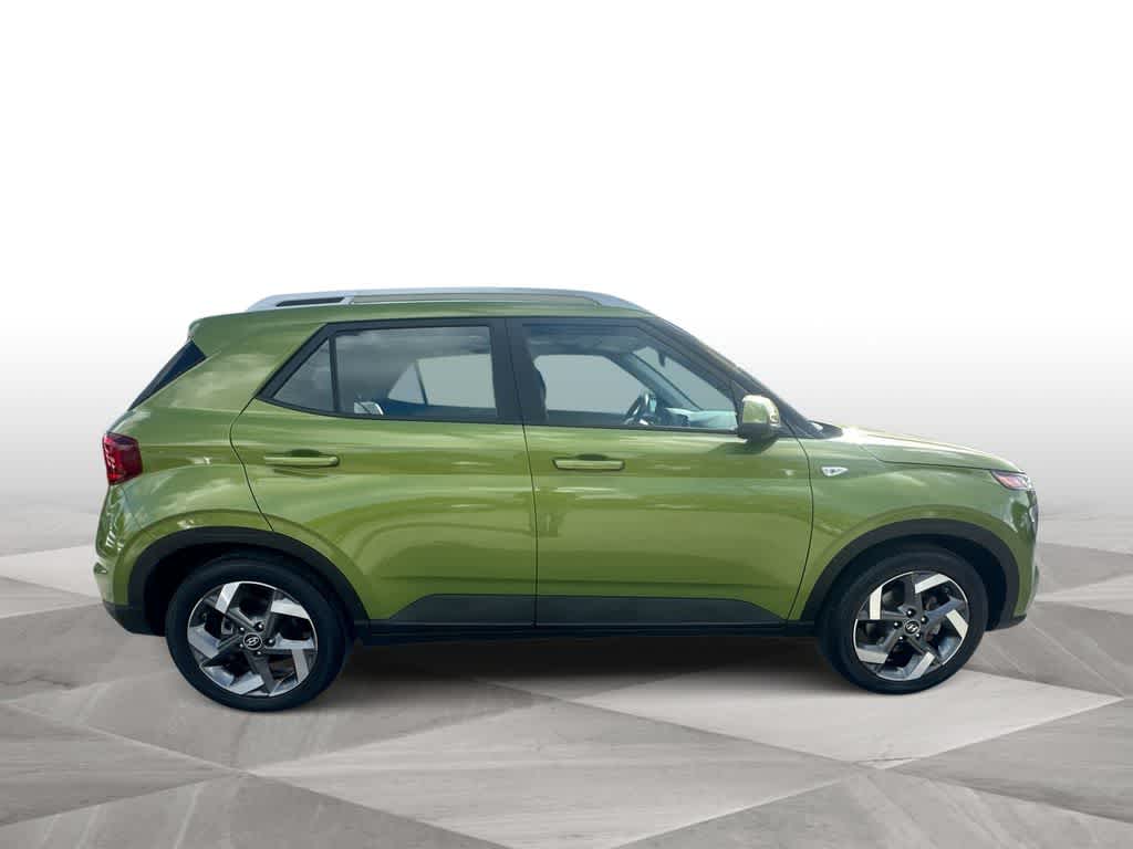 Thumbnail: 2023 Hyundai Venue - 9