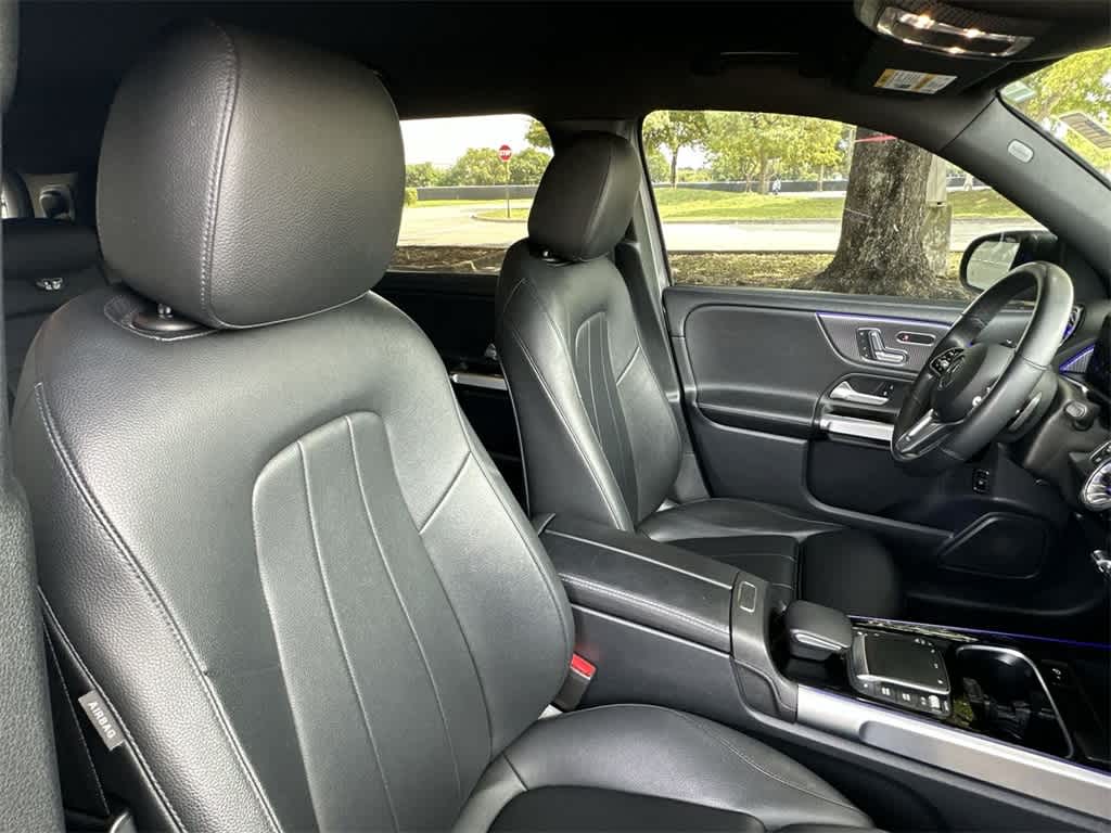 Thumbnail: 2022 Mercedes-Benz GLB - 27