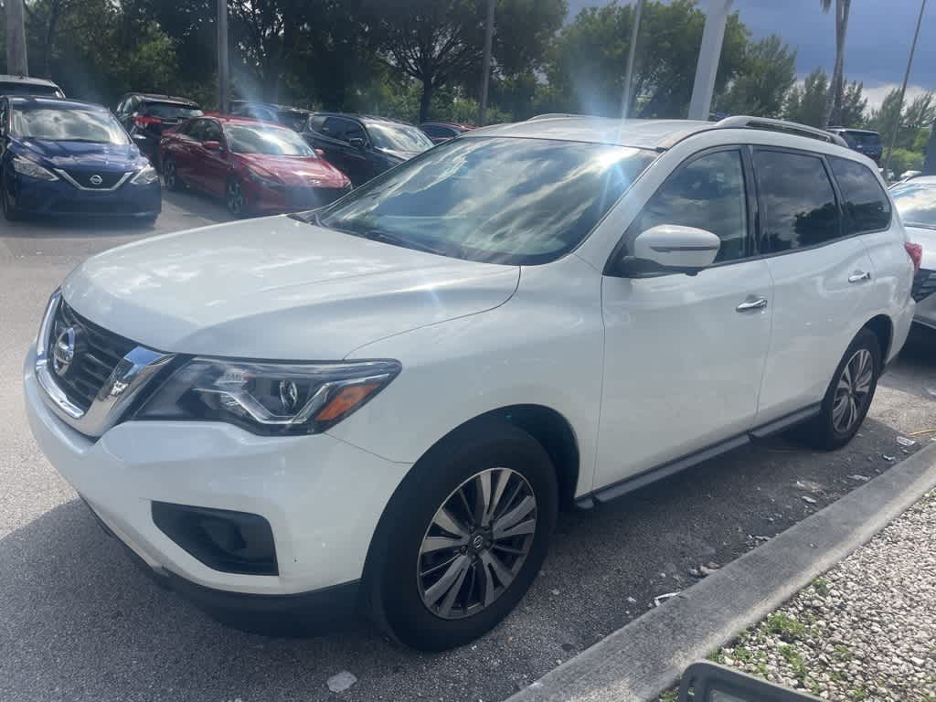 Thumbnail: 2019 Nissan Pathfinder - 1