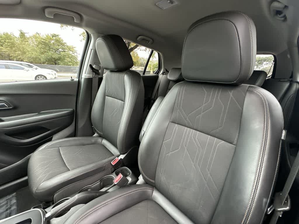 Thumbnail: 2022 Chevrolet Trax - 14