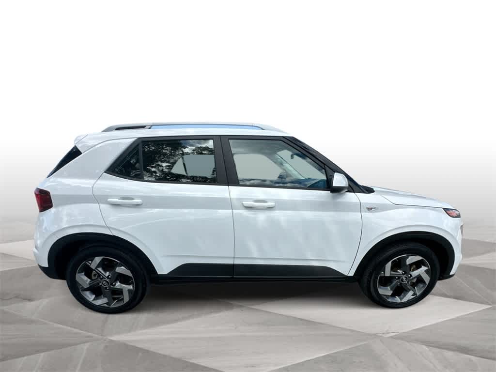 Thumbnail: 2023 Hyundai Venue - 9