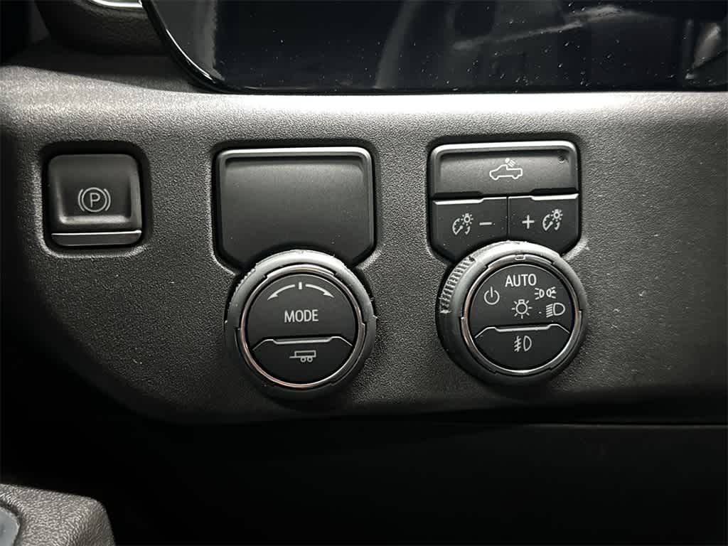 Thumbnail: 2023 Chevrolet Silverado 1500 - 17