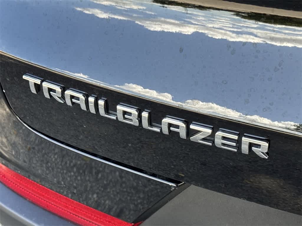Thumbnail: 2023 Chevrolet TrailBlazer - 10