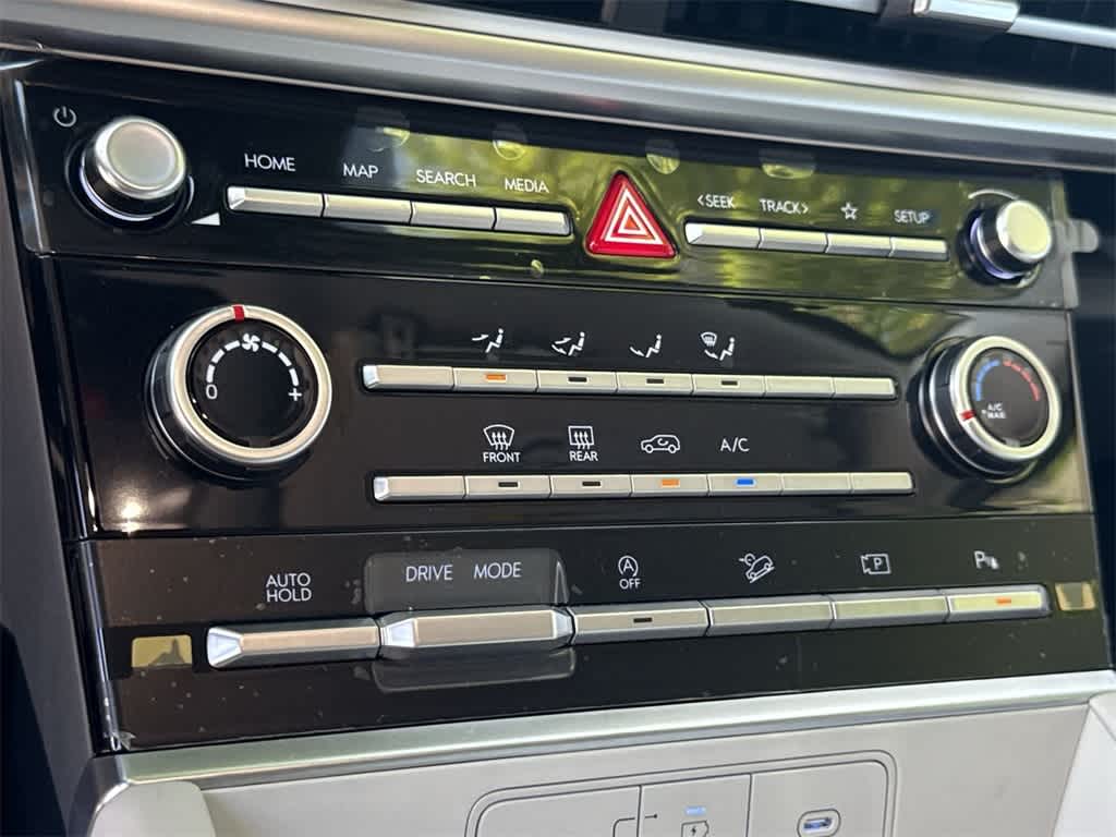 2025 Hyundai Santa Fe SE 23