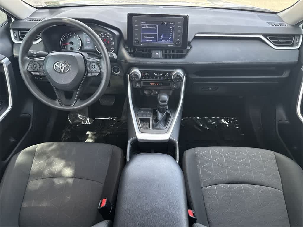 2022 Toyota RAV4 XLE 24