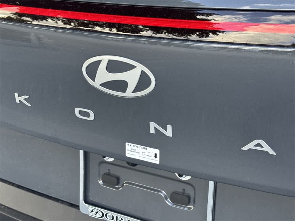 2025 Hyundai Kona SEL 10