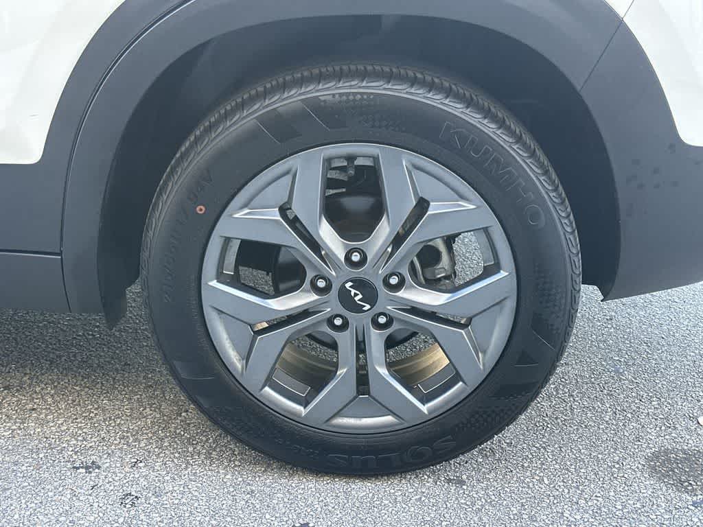 Thumbnail: 2024 Kia Seltos - 11