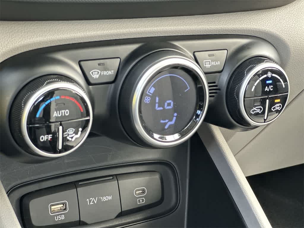 Thumbnail: 2023 Hyundai Venue - 20