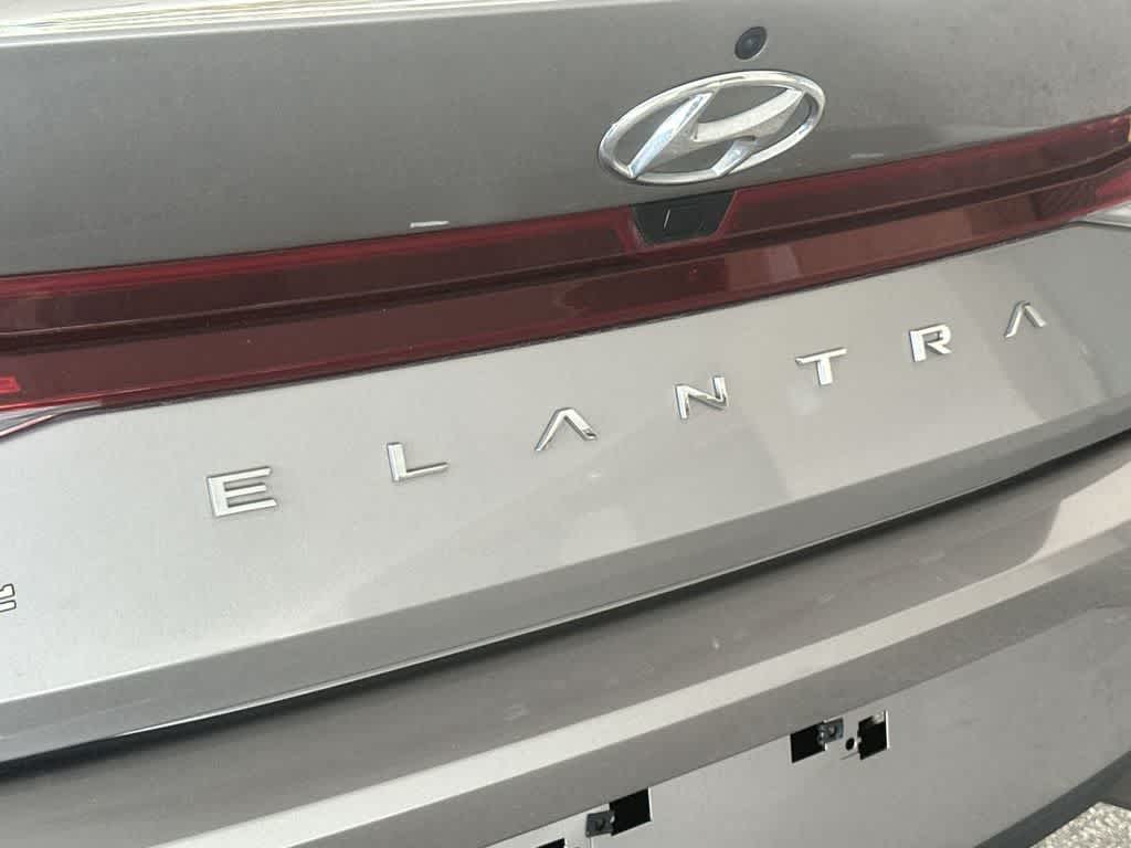 Thumbnail: 2023 Hyundai Elantra - 11