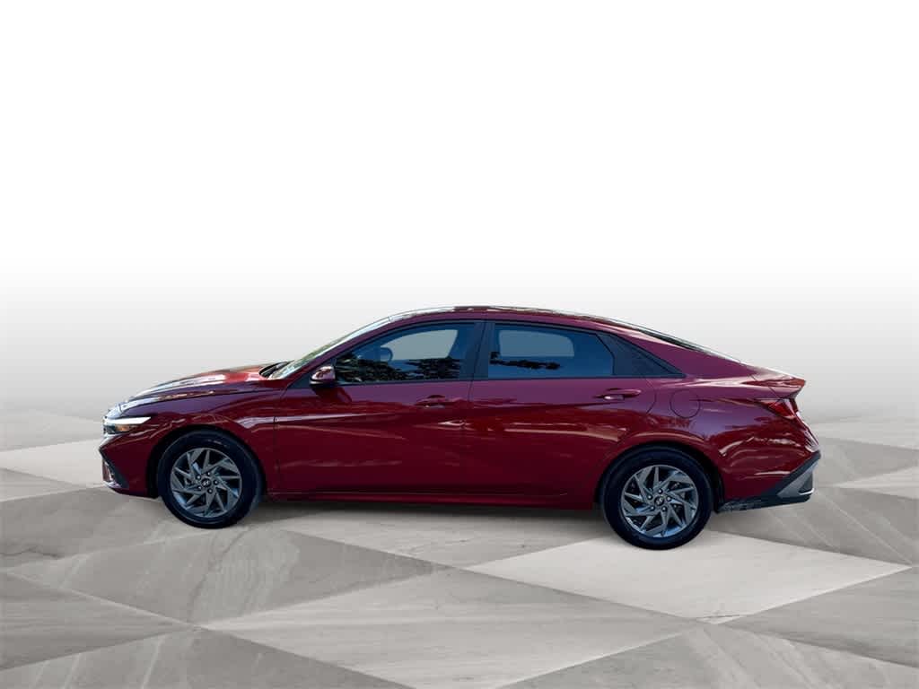 Thumbnail: 2024 Hyundai Elantra - 5