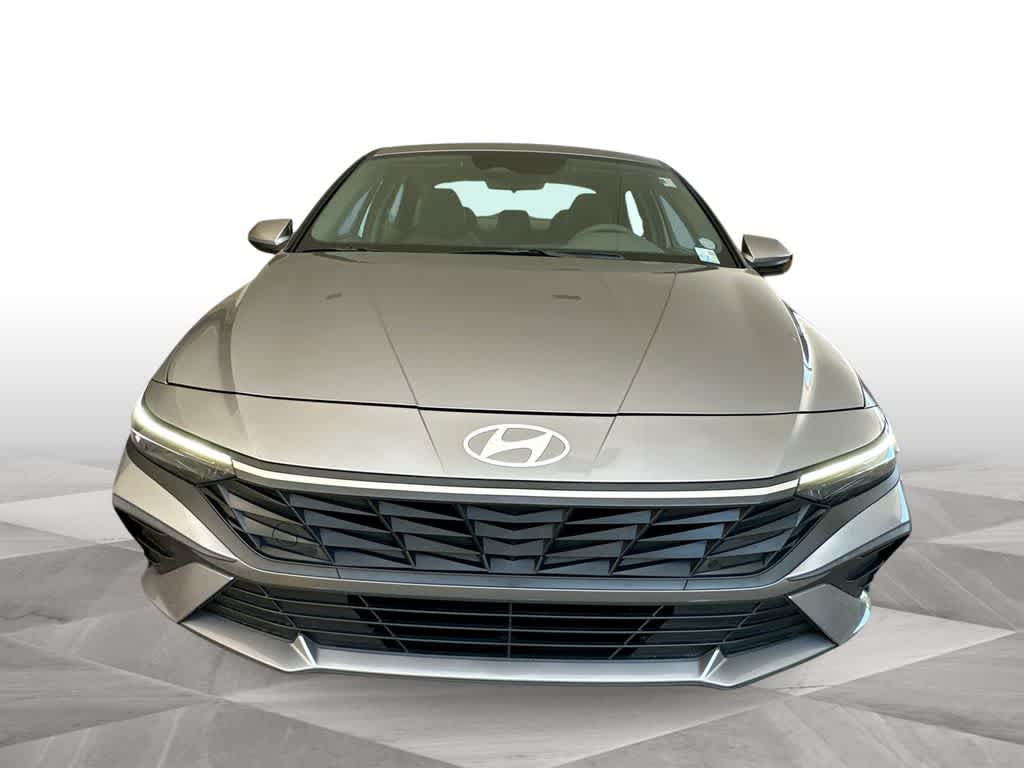Thumbnail: 2024 Hyundai Elantra - 3