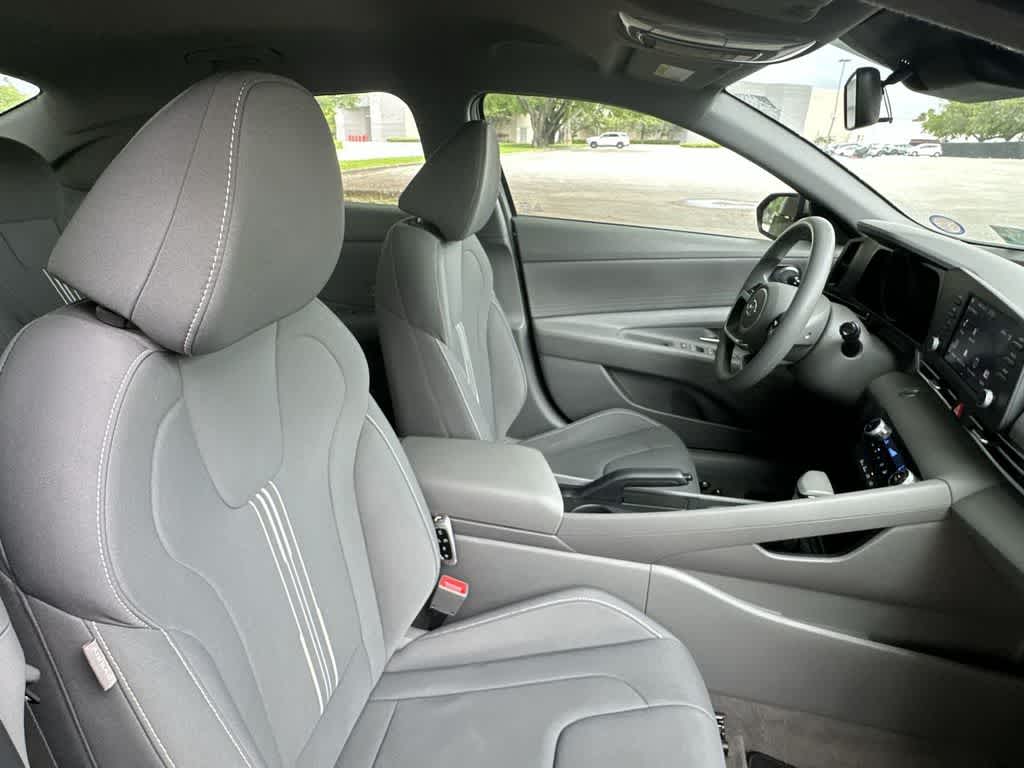Thumbnail: 2023 Hyundai Elantra - 12