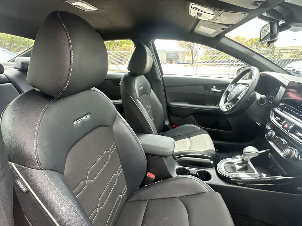 Thumbnail: 2023 Kia Forte - 27