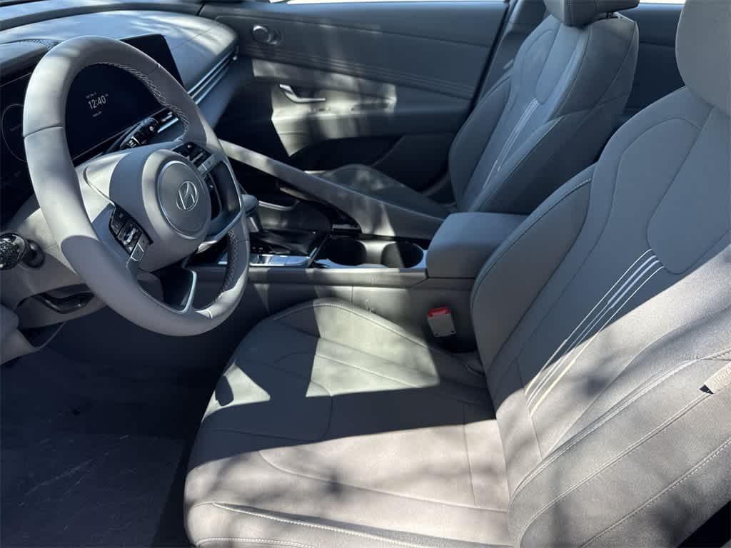 2025 Hyundai Elantra SEL 10