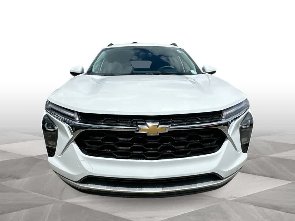 Thumbnail: 2024 Chevrolet Trax - 3