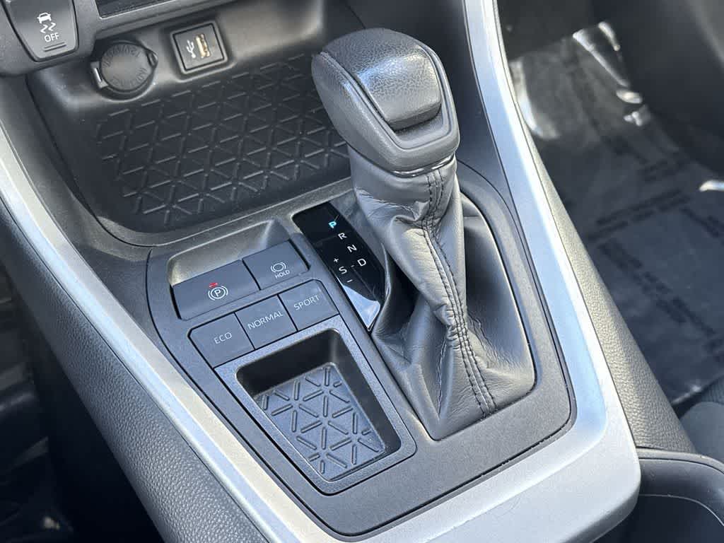 Thumbnail: 2024 Toyota RAV4 - 21