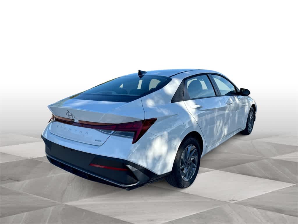 Thumbnail: 2025 Hyundai Elantra - 8