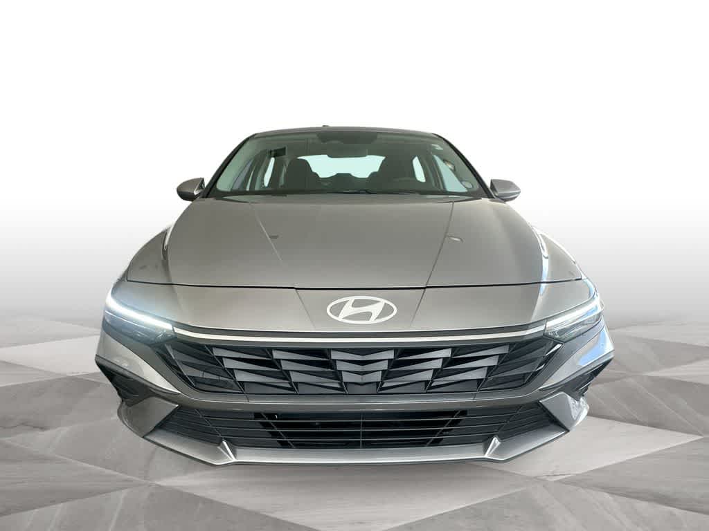 Thumbnail: 2025 Hyundai Elantra - 3