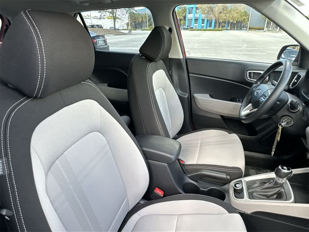 Thumbnail: 2023 Hyundai Venue - 27