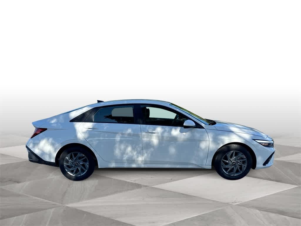 Thumbnail: 2025 Hyundai Elantra - 9