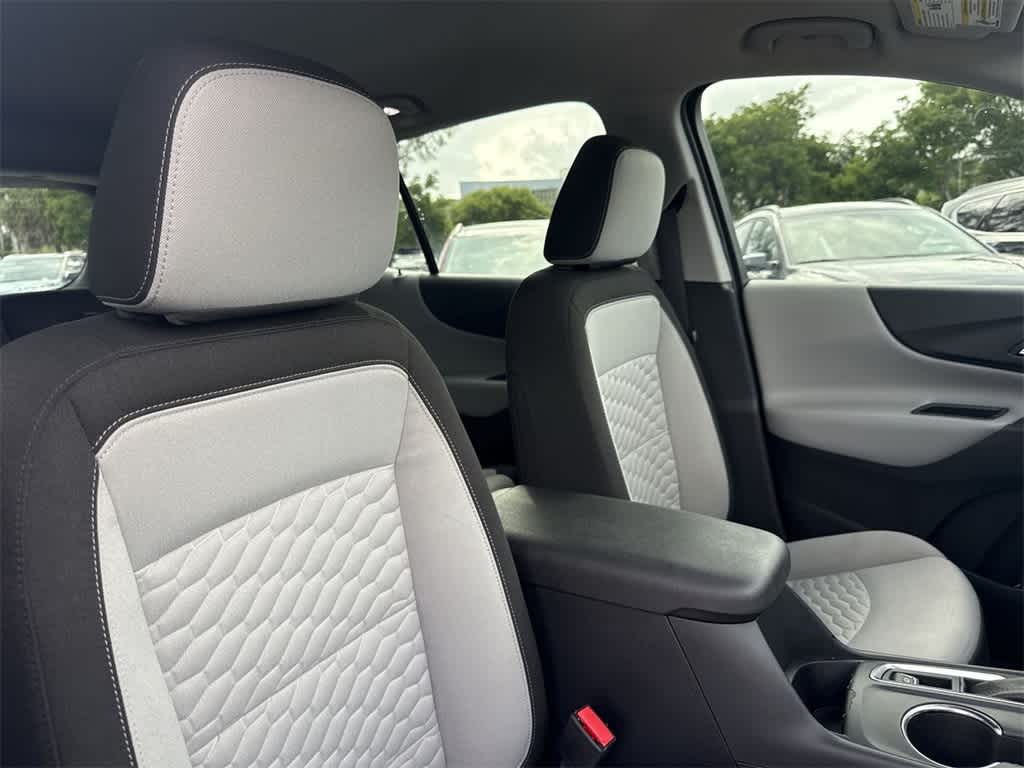 2020 Chevrolet Equinox LS 27