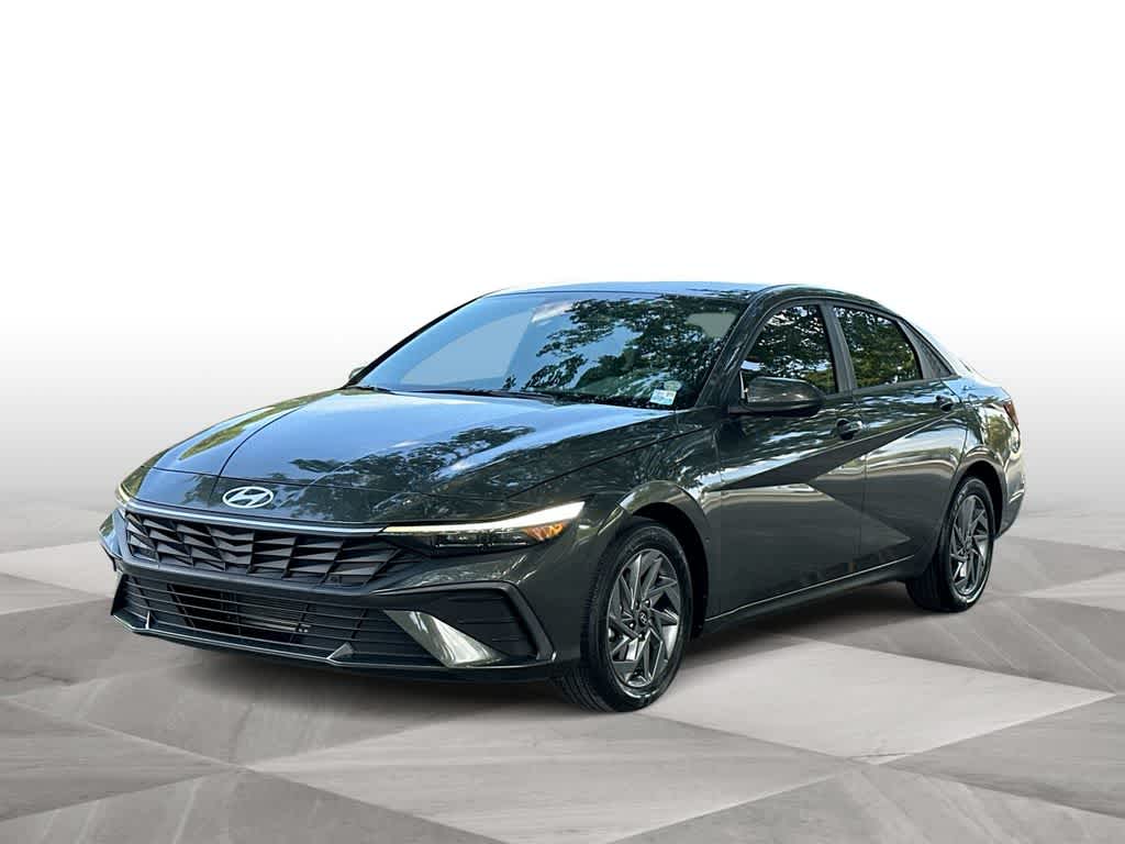 Thumbnail: 2024 Hyundai Elantra - 4