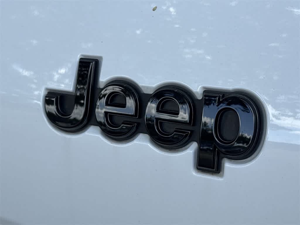 Thumbnail: 2023 Jeep Grand Cherokee L - 10