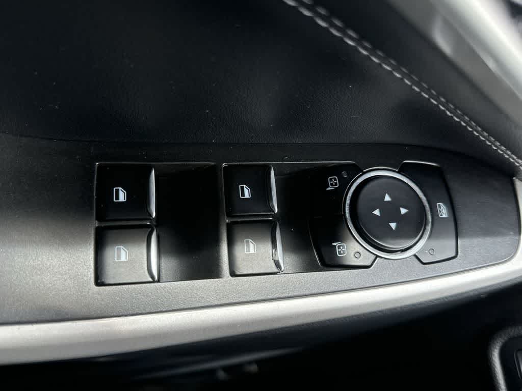 Thumbnail: 2022 Ford Explorer - 17