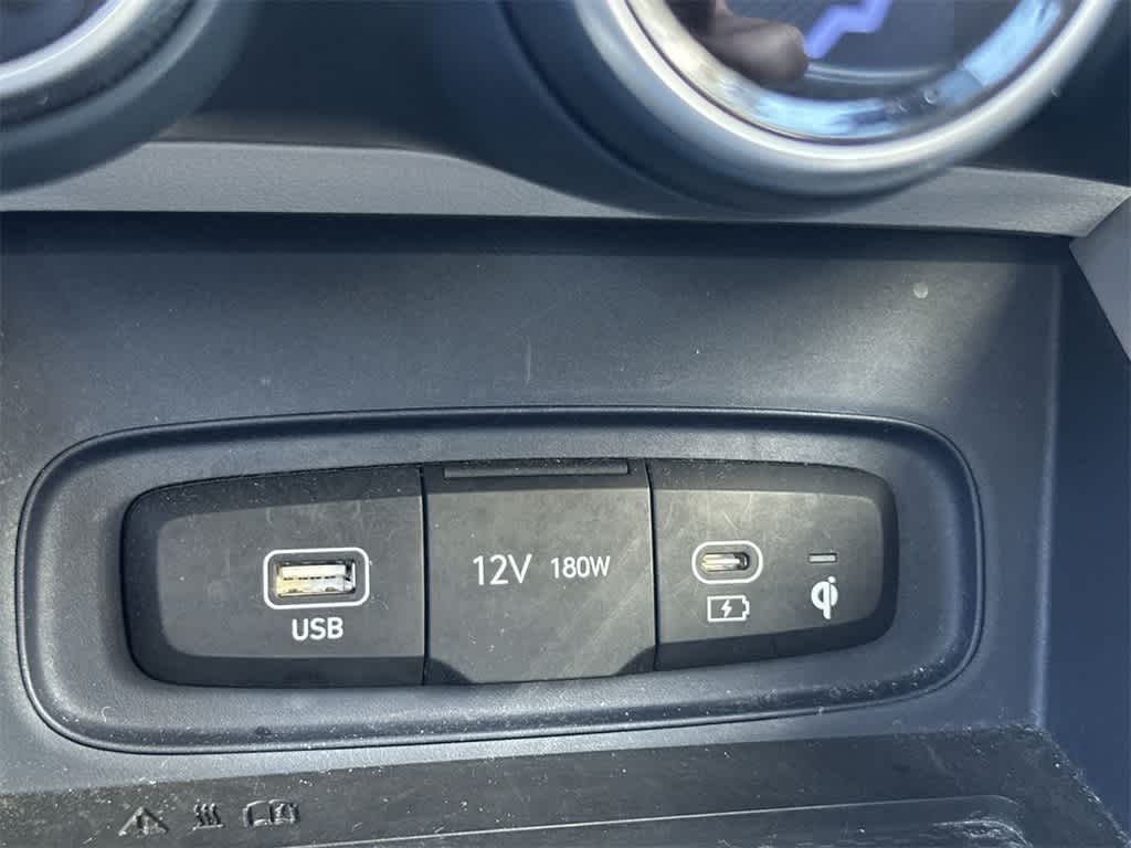 Thumbnail: 2023 Hyundai Venue - 17