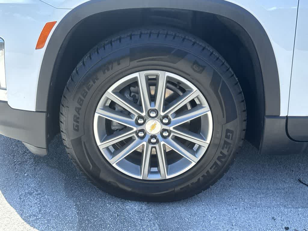 Thumbnail: 2023 Chevrolet Traverse - 10