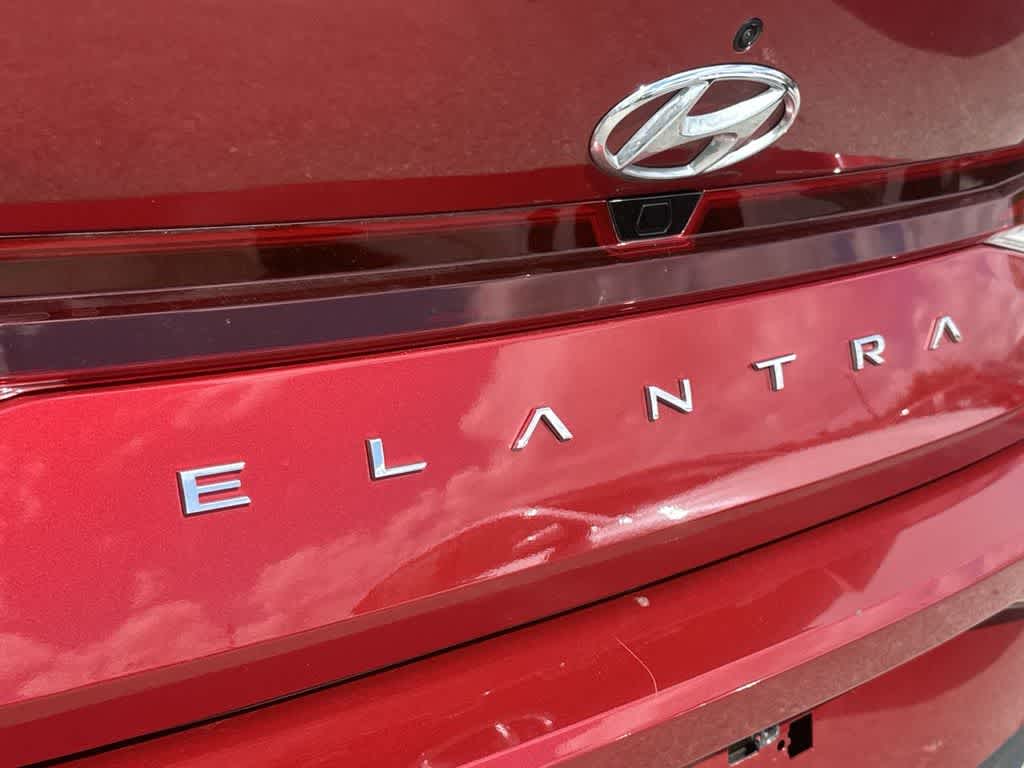 Thumbnail: 2023 Hyundai Elantra - 10