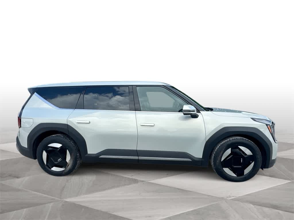 Thumbnail: 2024 Kia EV9 - 9